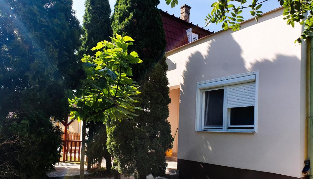 Villa Napsugar Balatonlelle Eksteriør billede